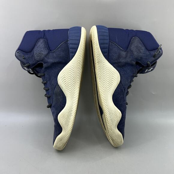 Athletic_Shoes
